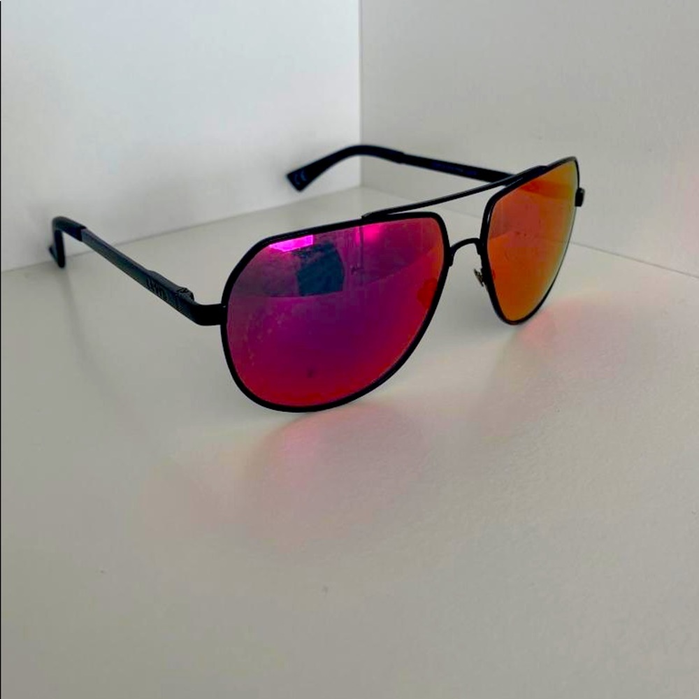 Levi’s Men’s Rainbow Tint Sunglasses 🕶